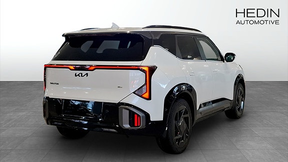 Kia Seltos 2 of 12