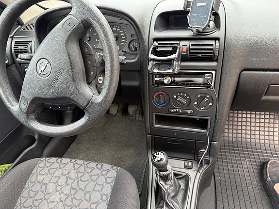 Opel Astra 10 of 19