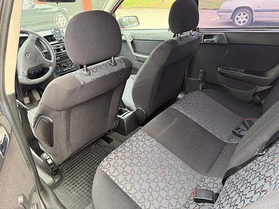 Opel Astra 9 of 19