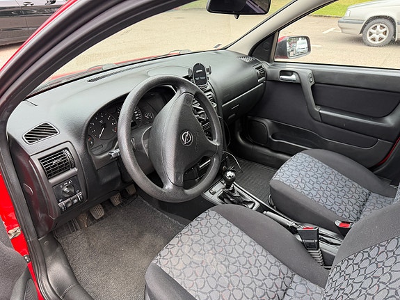 Opel Astra 8 of 19