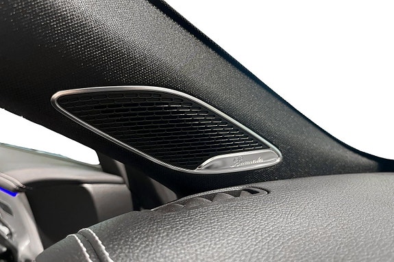 Mercedes-Benz CLA250 e 18 of 19