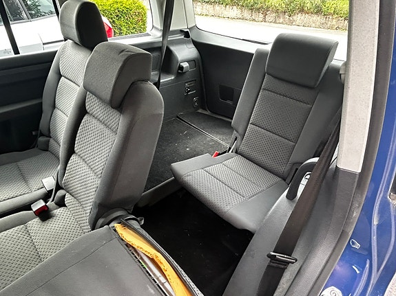 Volkswagen Touran 6 of 6