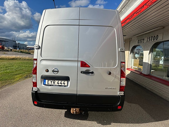 Nissan NV400 14 of 14