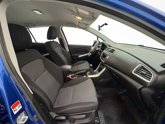 Suzuki S-Cross 22 of 30