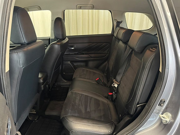 Mitsubishi Outlander 22 of 27