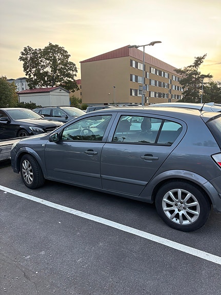 Opel Astra 2 of 7