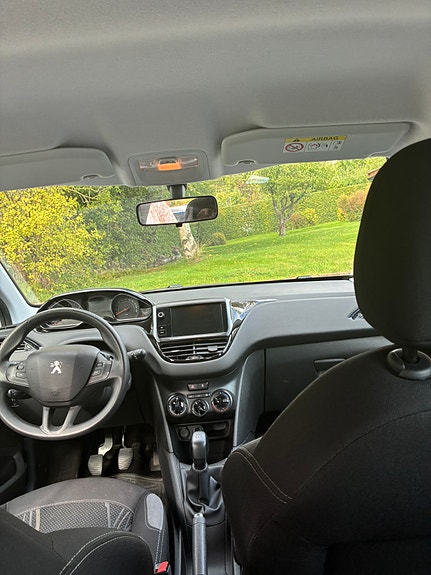 Peugeot 208 5 of 5
