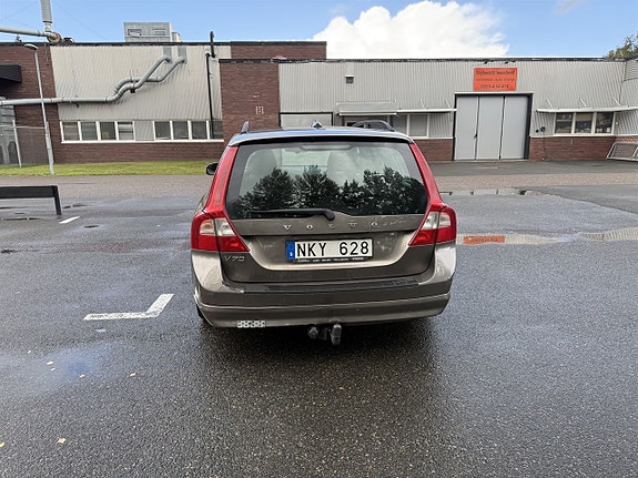 Volvo V70 4 of 13