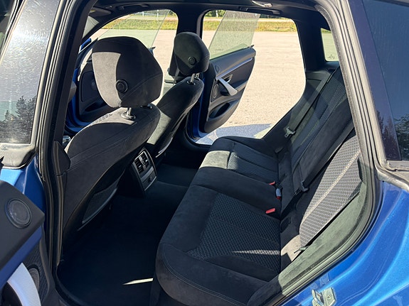 BMW 328i 14 of 16