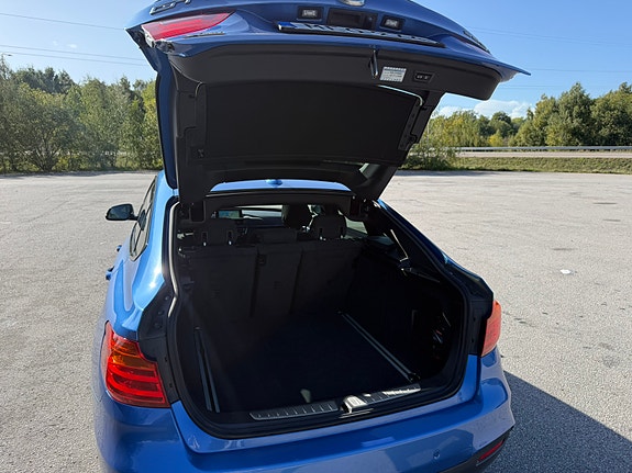 BMW 328i 9 of 16