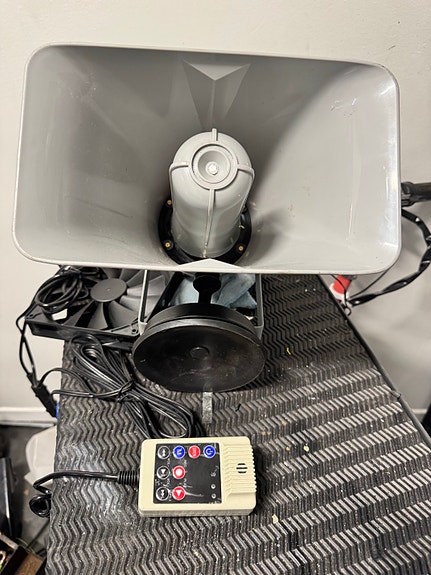 Product image 1 of 3