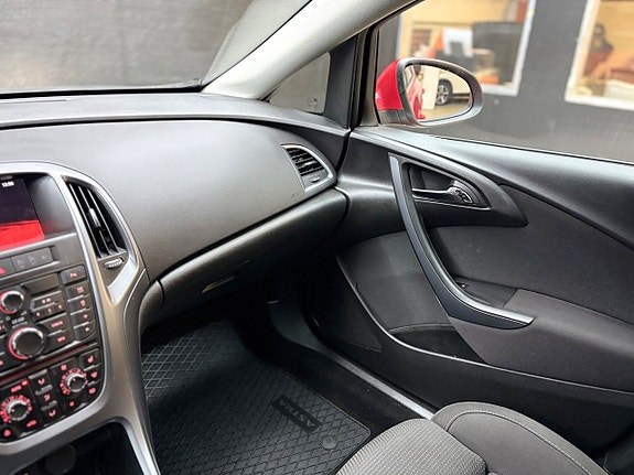 Opel Astra 17 of 19