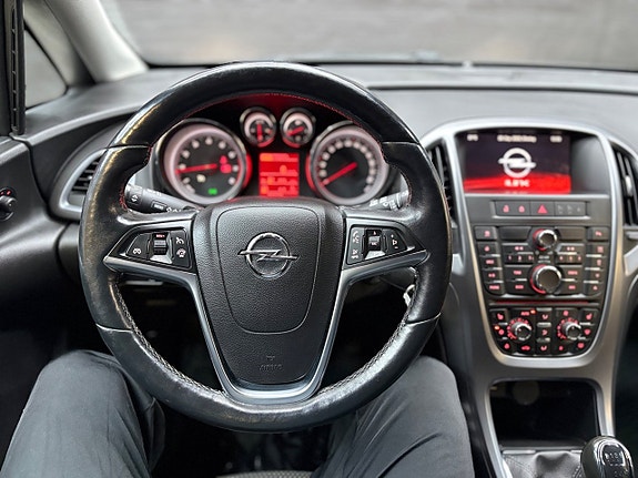 Opel Astra 12 of 19