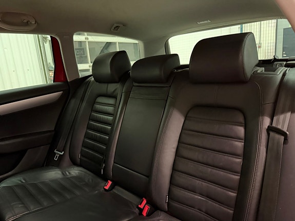 Volkswagen Passat Alltrack 16 of 17