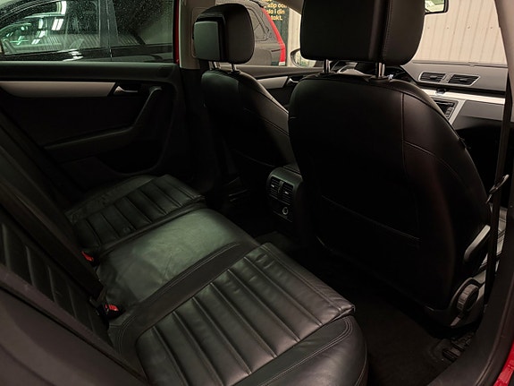Volkswagen Passat Alltrack 17 of 17