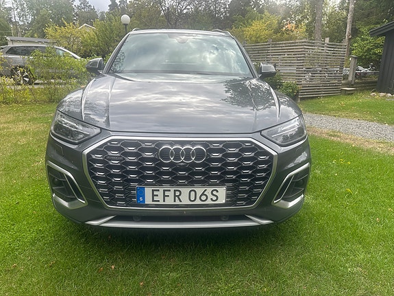 Audi Q5 2 of 14