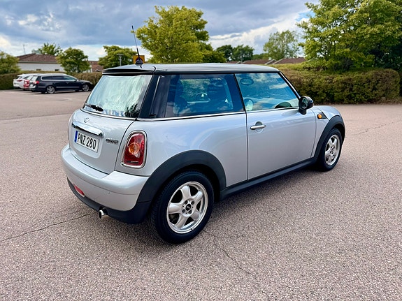 MINI Cooper 3 of 10