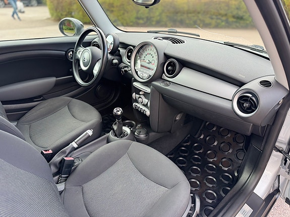 MINI Cooper 5 of 10