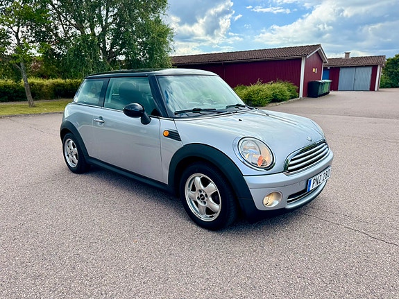 MINI Cooper 2 of 10