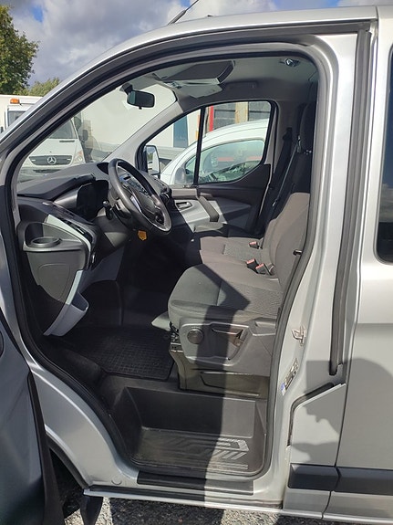Ford Transit Custom 6 of 10