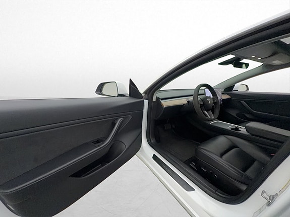Tesla Model 3 12 of 30