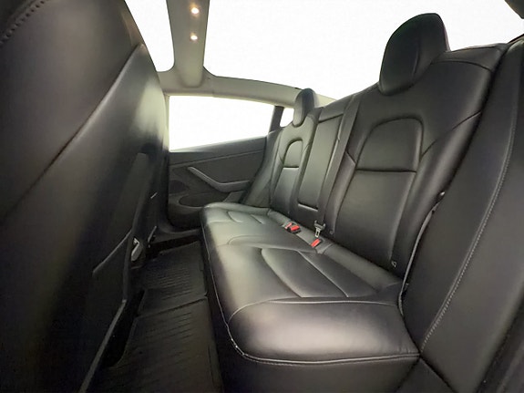 Tesla Model 3 27 of 30