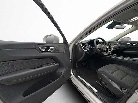 Volvo XC60 13 of 30
