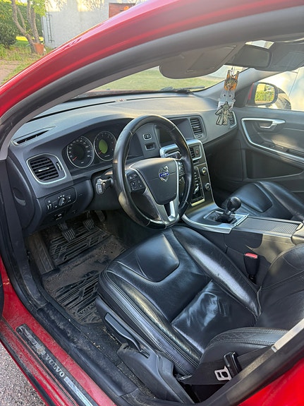 Volvo V60 6 of 7