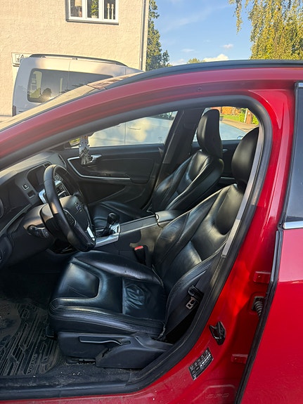 Volvo V60 5 of 7