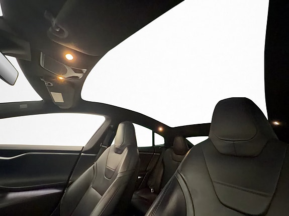 Tesla Model S 18 of 30