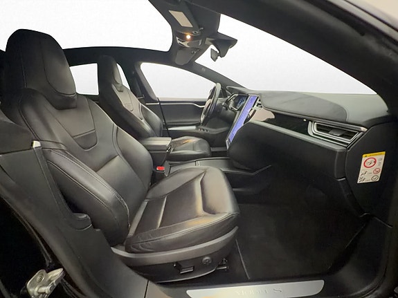 Tesla Model S 15 of 30