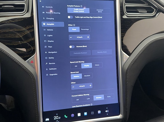 Tesla Model S 28 of 30