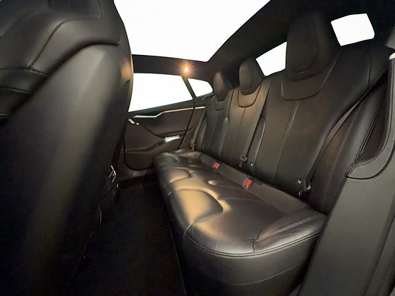 Tesla Model S 17 of 30