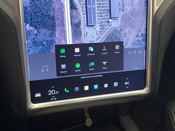 Tesla Model S 26 of 30