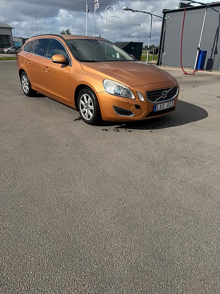 Volvo V60 4 of 6