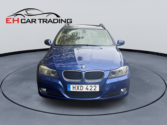 BMW 320i 2 of 11
