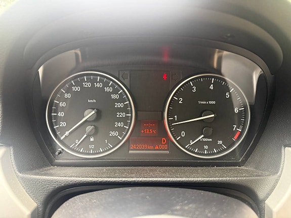 BMW 320i 11 of 11