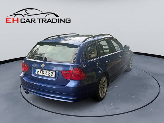 BMW 320i 4 of 11