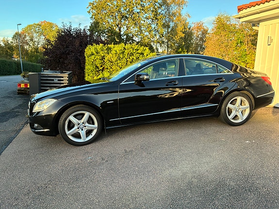 Mercedes-Benz CLS350 3 of 12