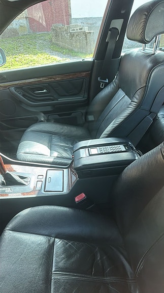 BMW 740i 5 of 6