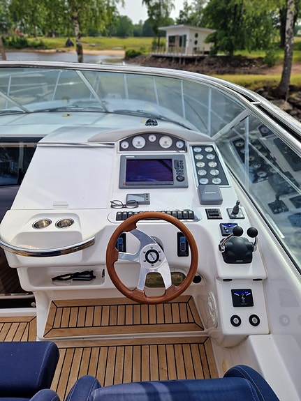 Välutrustad Windy 40 Bora med två Volvo Penta D6-350 6 of 30