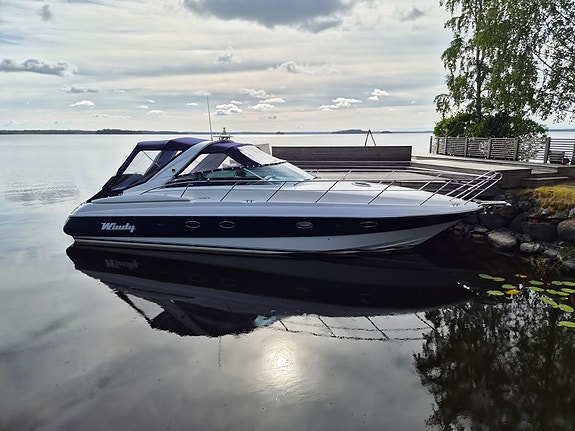 Välutrustad Windy 40 Bora med två Volvo Penta D6-350 15 of 30