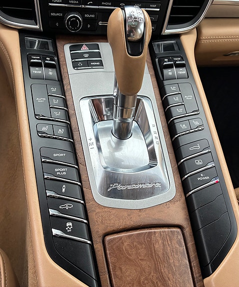 Porsche Panamera S 9 of 14