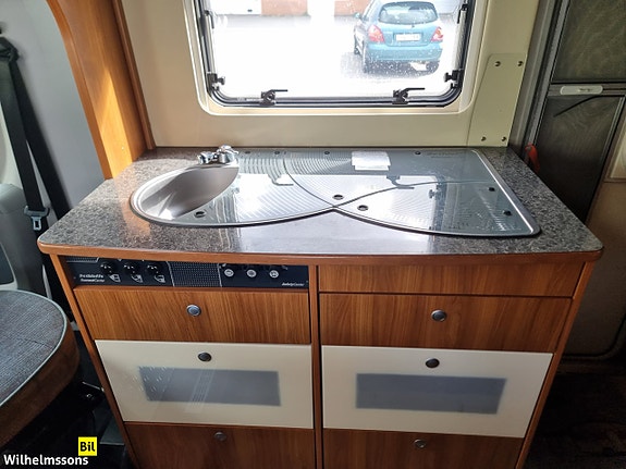 Dethleffs T 6911-4 ALDE GOLVVÄRME DRAGKROK 160HK SOLCELL 12 of 21