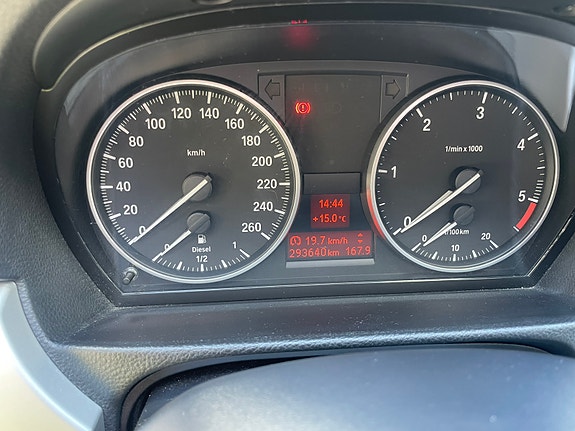 BMW 318d 8 of 12