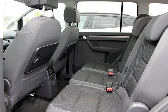 Volkswagen Touran 9 of 16