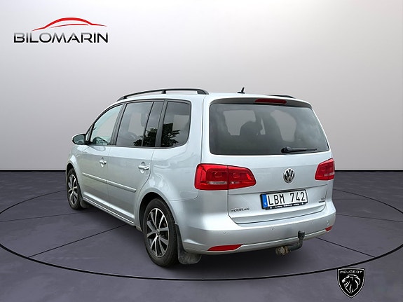 Volkswagen Touran 2 of 16