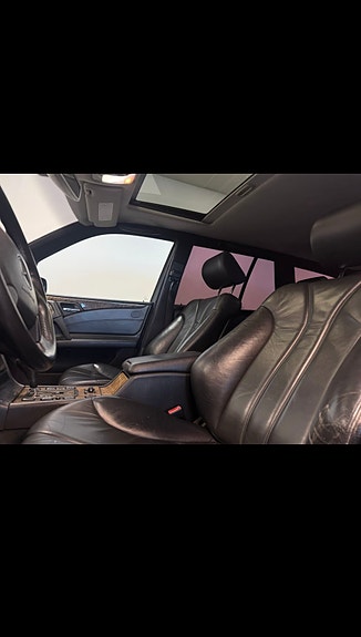 Mercedes-Benz E55 6 of 6