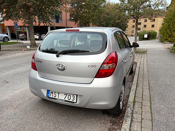 Hyundai i20 3 of 7