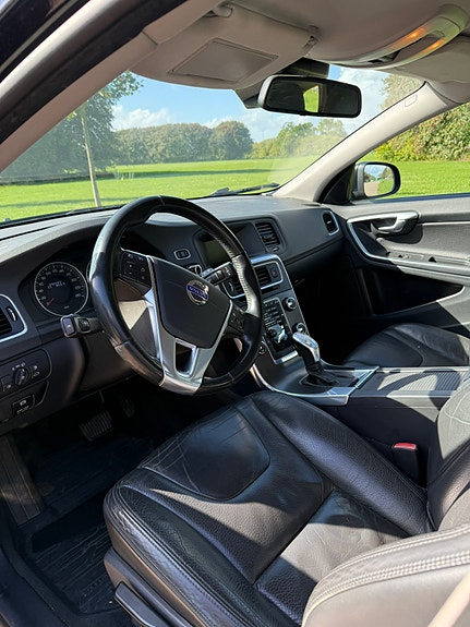 Volvo V60 5 of 7